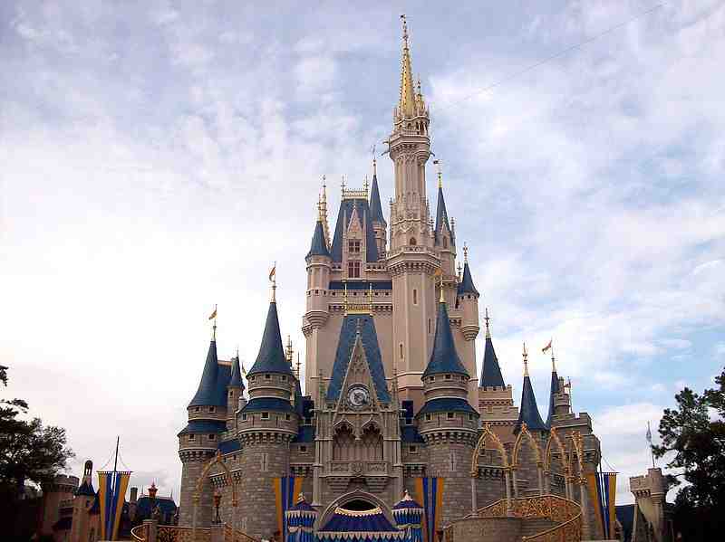 cindyrellas_castle_magic_kingdom_abcplanet