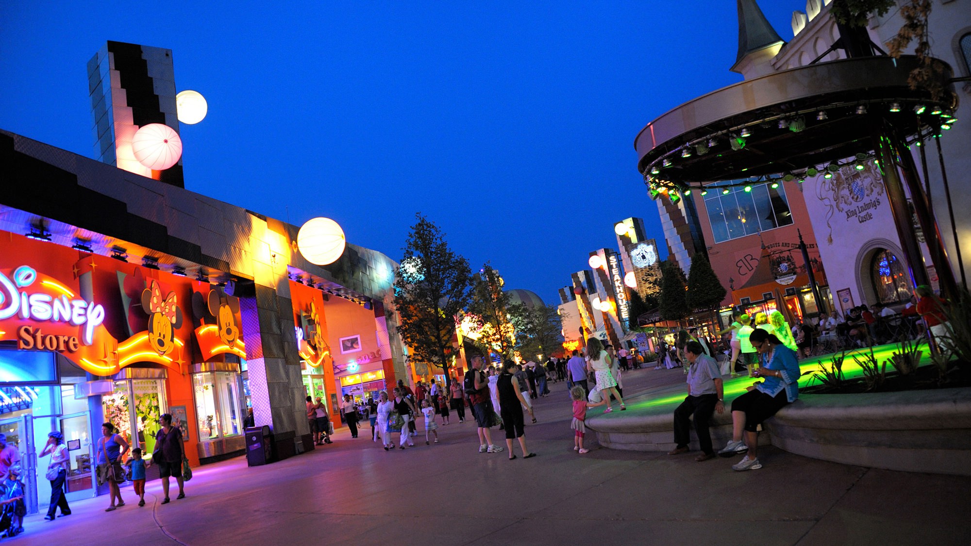 Passer-la-soirée-au-Disney-Village.jpg