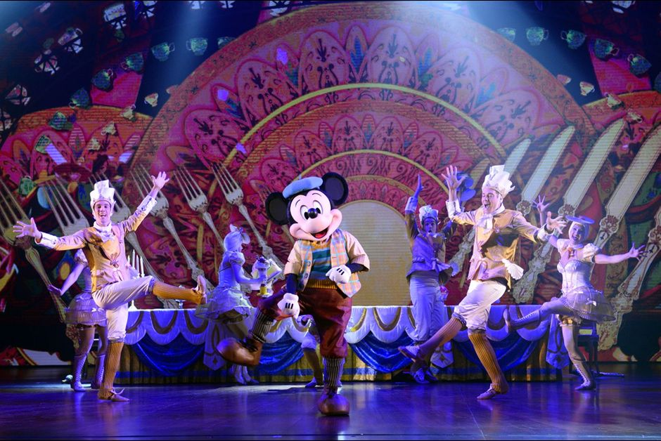 Avec-Mickey-et-Le-Magicien-Disney-emmene-Broadway-dans-son-parc.png